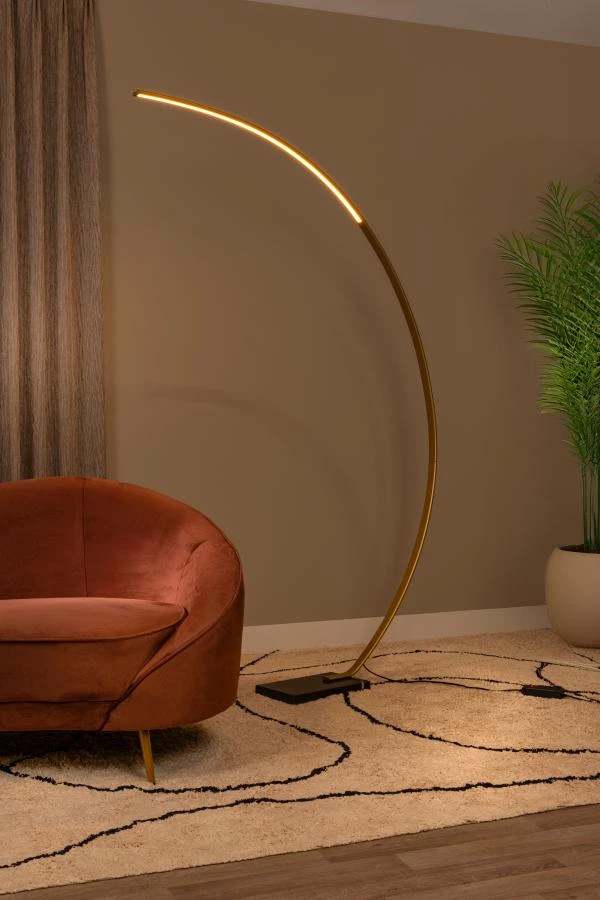 Lucide CURVE - Lampadaire arceau - LED Dim. - 1x15W 2700K - Or Mat / Laiton - ambiance 1